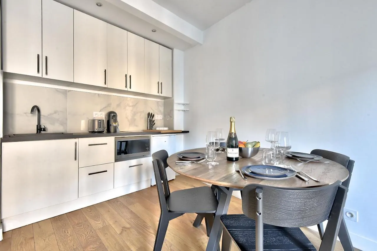 Cocon Pour 2 Au Coeur De Montmartre Apartamento París