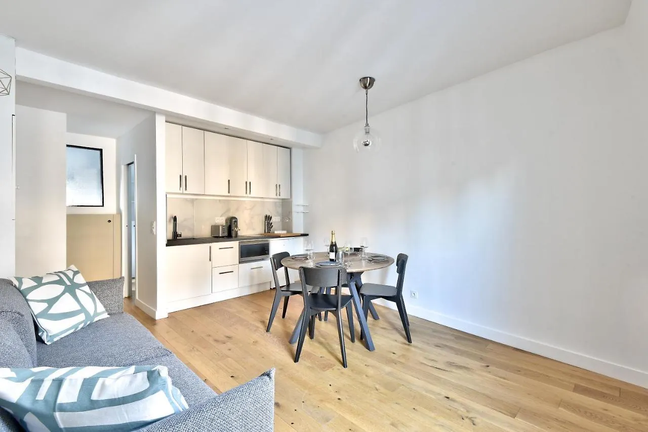 Cocon Pour 2 Au Coeur De Montmartre Apartamento París